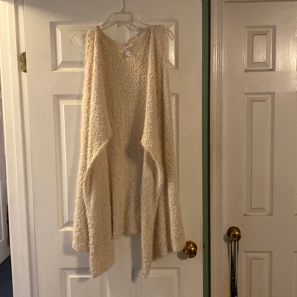 Size large off white soft vest